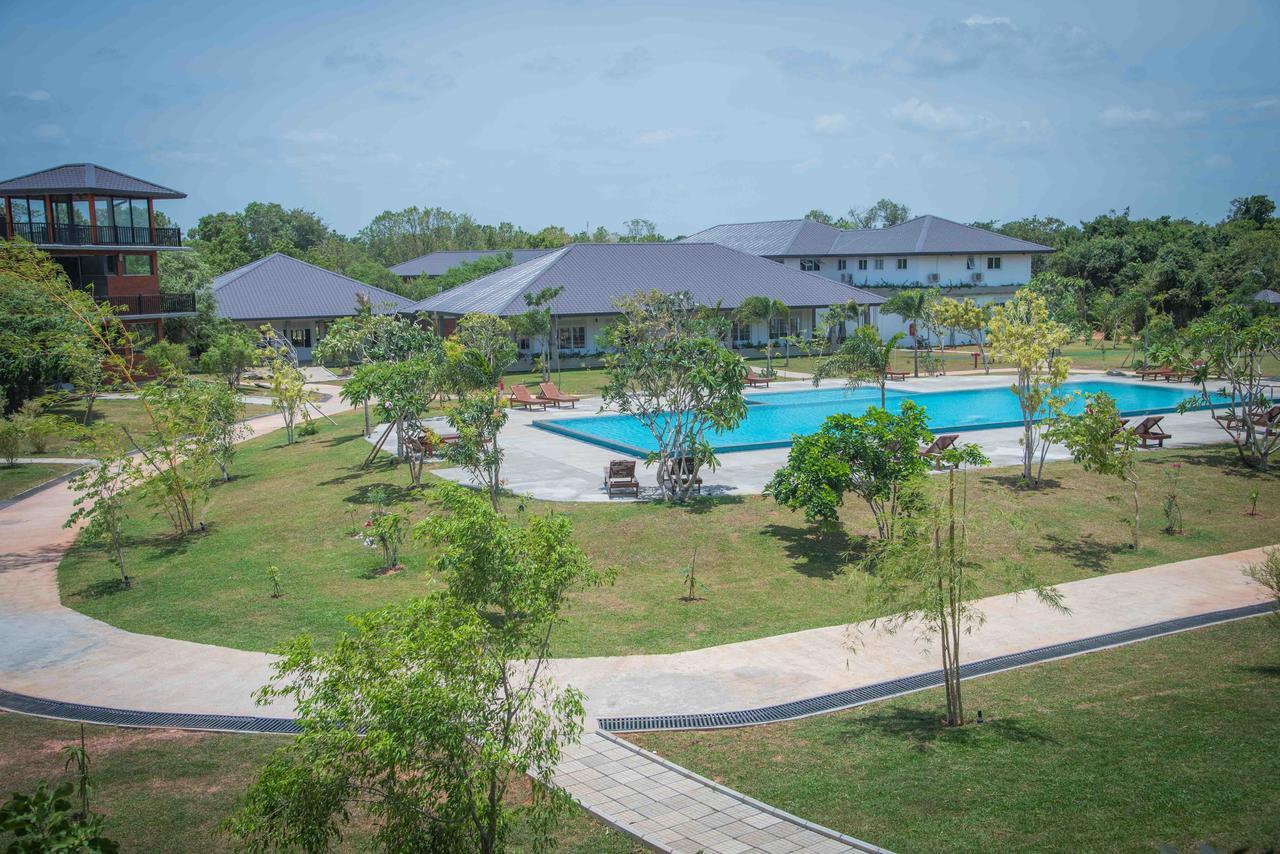 Sungreen Resort Habarana Exterior foto